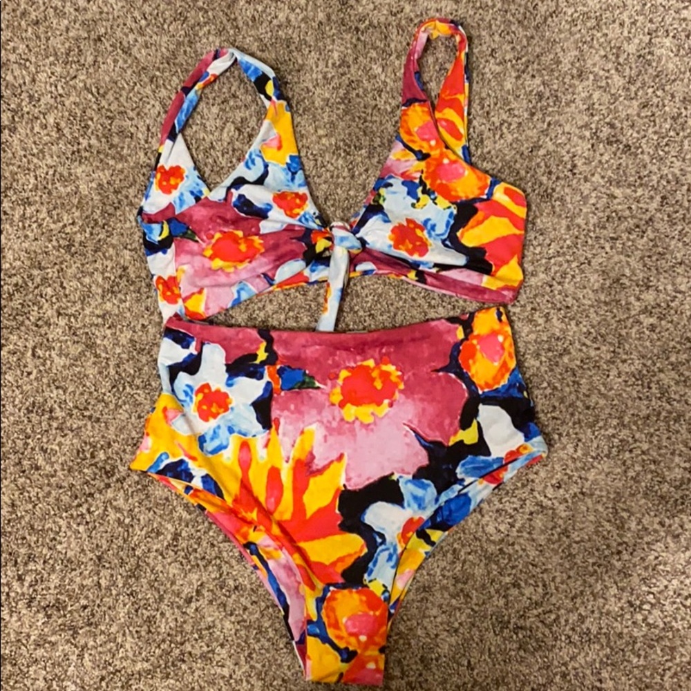 Shein swimsuit never worn!